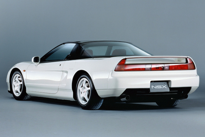 35 лет Honda NSX. История о суперкаре-выскочке, который поставил на место... да вообще-то всех