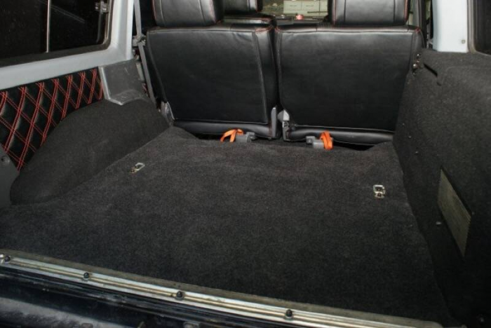 Почему в машинах ковровое покрытие, и можно ли без него обойтись?