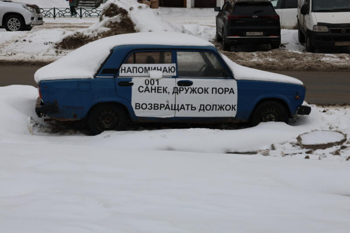 Снежное забвение. Фото барнаульских автомобилей, ставших частью зимнего пейзажа