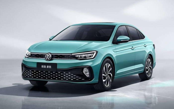 Недорогой и надежный седан Volkswagen теперь можно купить в России дешевле Весты