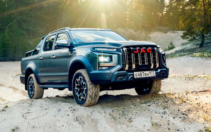 205 сил, гидроавтомат, полный привод — в РФ привезли «почти Silverado»