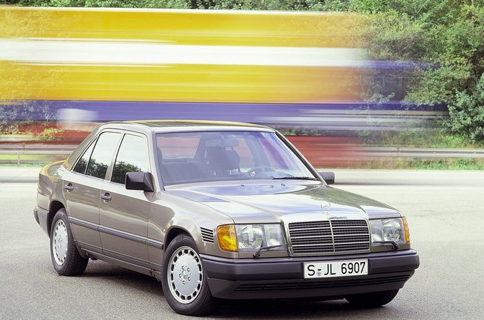 40 лет Mercedes-Benz E-Class W124. Выдающийся дизайн, передовые технологии, немыслимая надежность — этот автомобиль создал класс имени себя