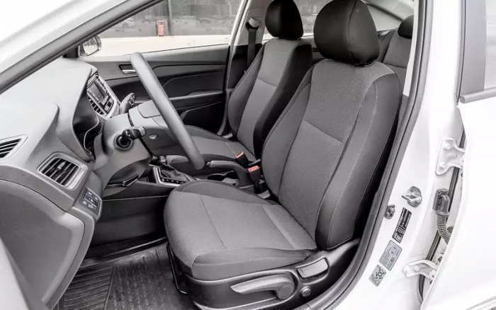 Лада Искра против конкурентов — большой тест недорогих седанов