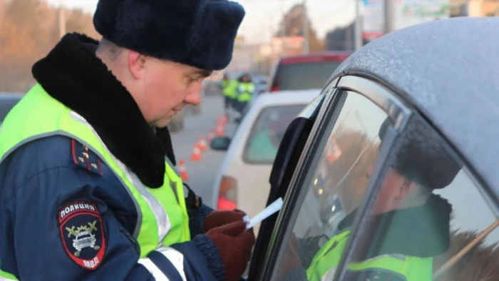 Можно ли садиться за руль автомобиля, если забыл права дома, и какой штраф за это грозит
