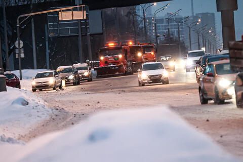 Кошмар для краснодарцев продолжается: пробки в 10 баллов, переполненный транспорт и скользкие дороги