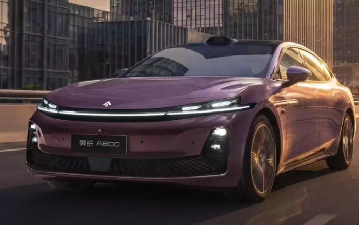 Чуть дороже Camry, но мощнее и просторнее — новый седан вышел на рынок