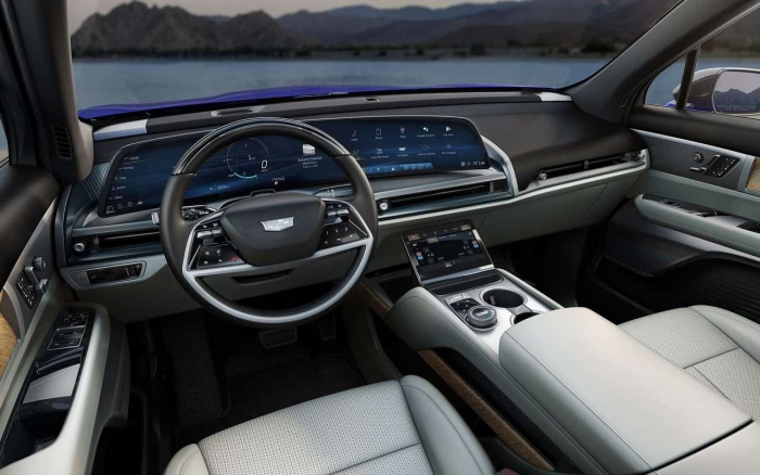 Уменьшенный, но не менее роскошный вариант Escalade: представлен новый Cadillac Vistiq