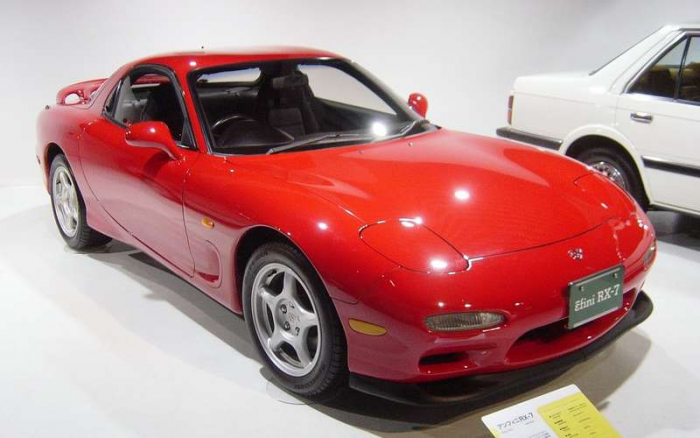 Эта пятерка культовых автомобилей покорила старую Европу