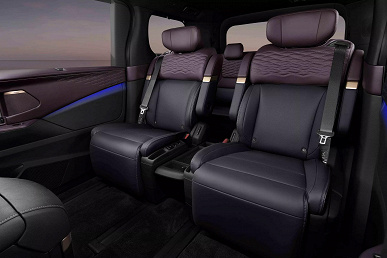 Самый главный конкурент Toyota Alphard. Представлен совершенно новый Nissan Elgrand — футуристичный гибридный минивэн с полным приводом и автопилотом ProPILOT 2.0