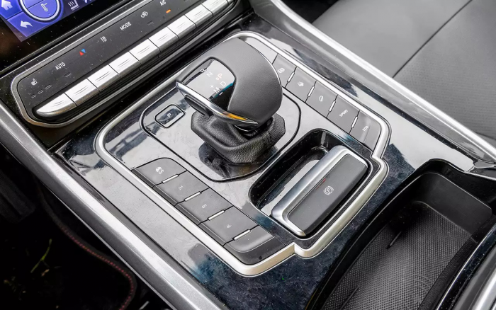 205 сил, гидроавтомат, полный привод — в РФ привезли «почти Silverado»