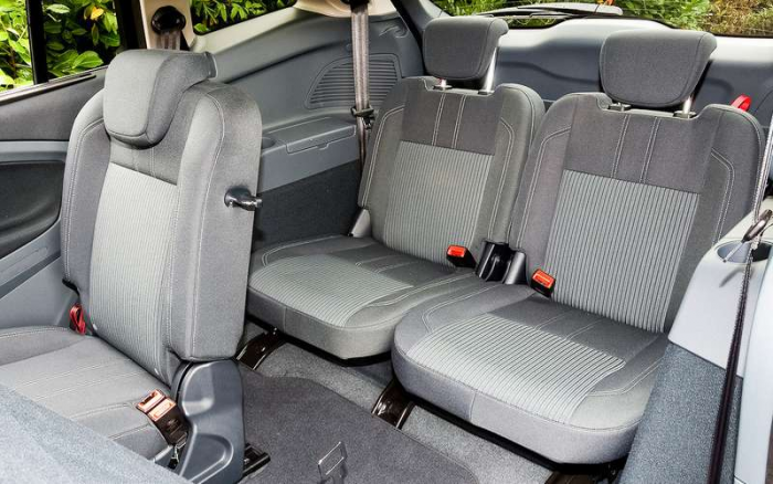 Что взять вместо Ларгуса: 6 бюджетных семейных иномарок (включая Тойоту!)