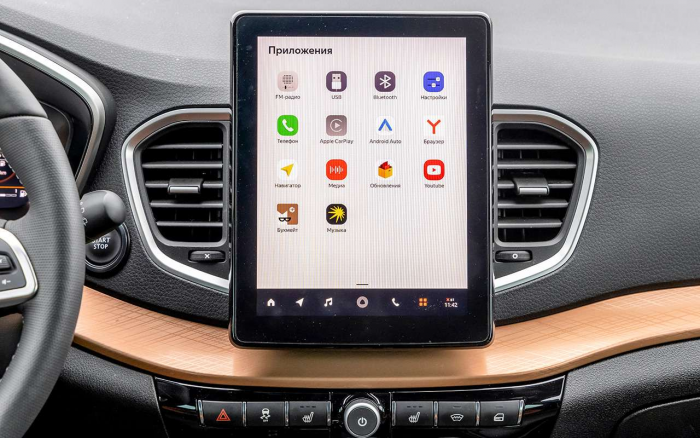 Выбираем недорогой универсальный автомобиль: сравнили две Лады и Солярис