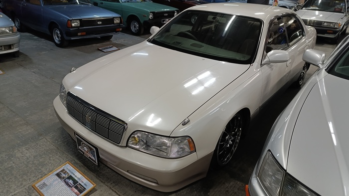 Музей японских автомобилей Bucket Empire. Площадка в ТРЦ «Облака»