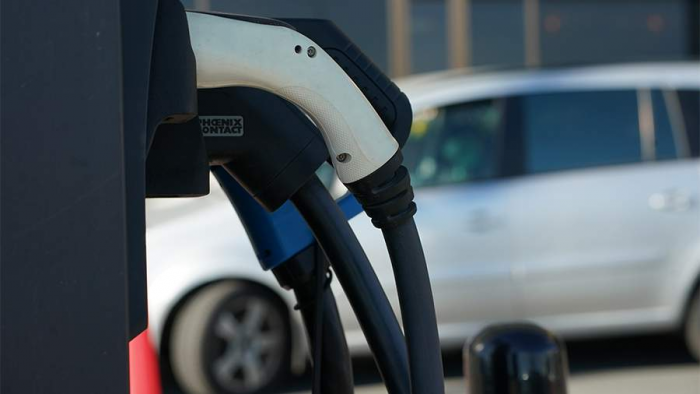 Автоэксперт рассказал об особенностях электрокаров в зимний период