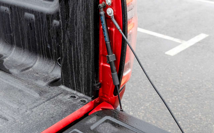 Внедорожники за 4 млн: сравнили новый китайский и японский с пробегом