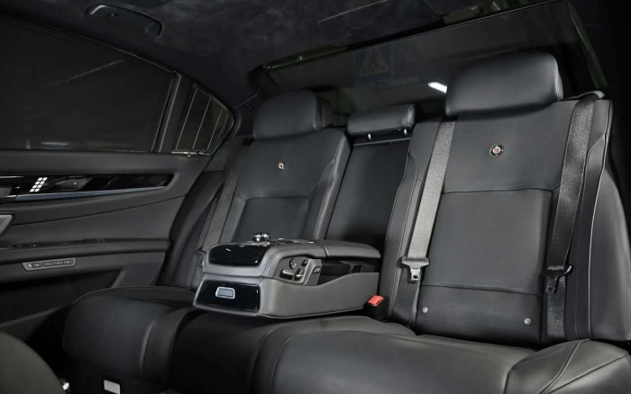 Редчайший седан продают в России: вдвое дороже новой «семерки» BMW