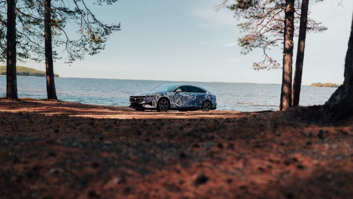 Флаги на башнях: китайский премиум показал свое лицо