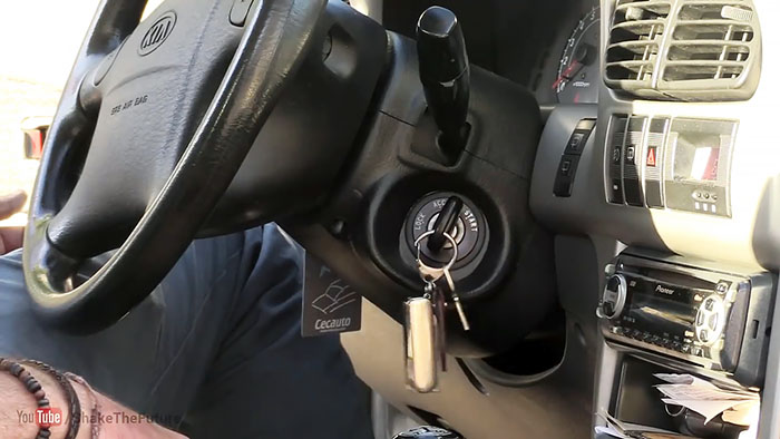 Как завести машину если сел аккумулятор