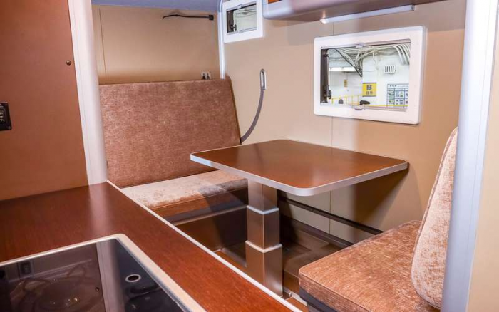 Кухня, спальня, санузел — в этой ГАЗели можно жить: как она устроена