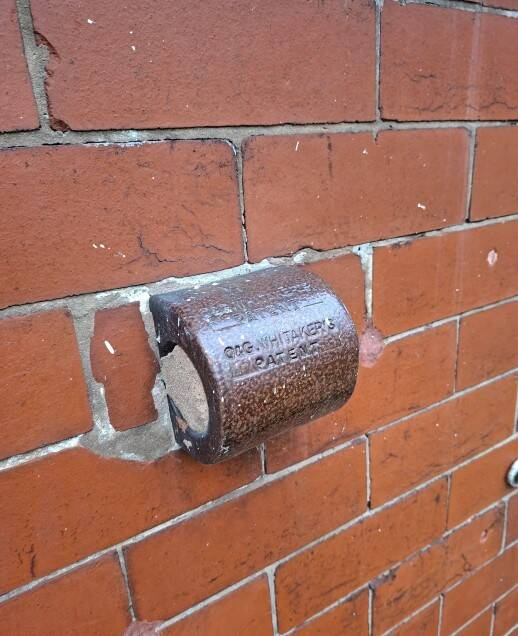 Странные детали одежды, машин и даже туалетов: 15 предметов-загадок и их разгадка