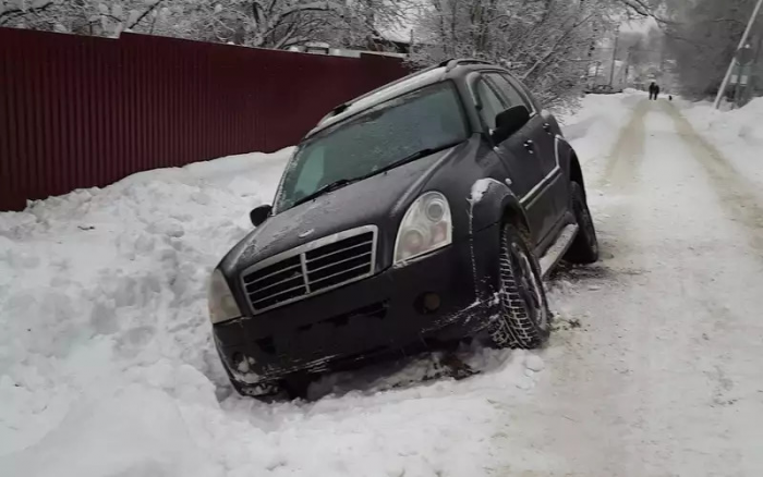 Как выехать из сугроба?