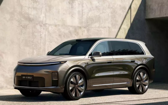 Li Auto готовит совершенно новый технологичный кроссовер