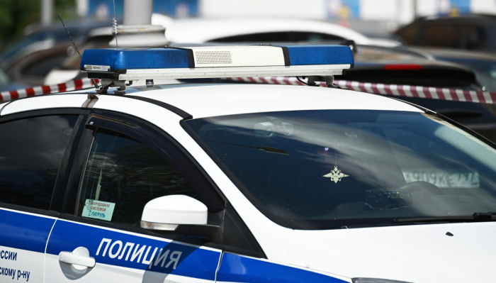 Во Владивостоке прогремели взрывы в районе бухты Десантная. С места ЧП увезли два накрытых брезентом автомобиля
