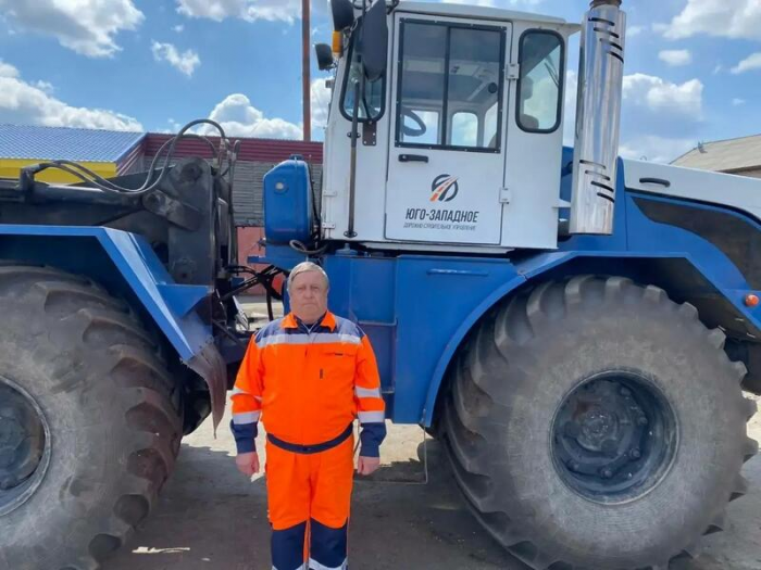 Томенко вручил награды лучшим работникам дорожной и транспортной отрасли Алтайского края