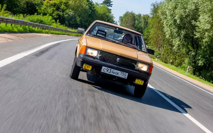 Москвич-2141 первых выпусков: какие на него были надежды!