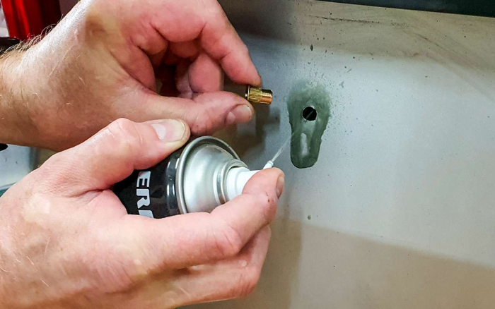 Как закрепить номерной знак на китайском автомобиле и не получить штраф?