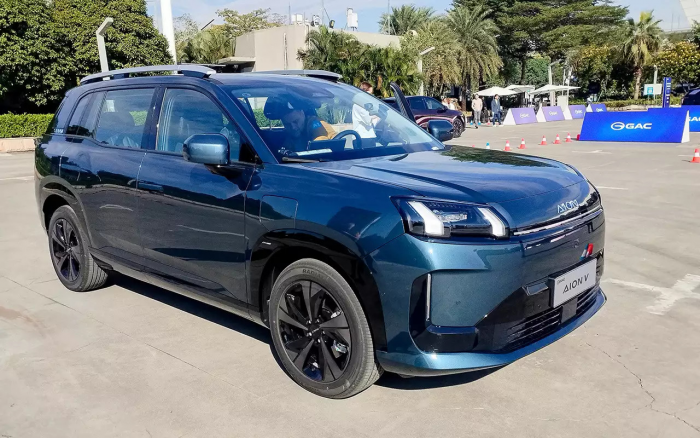 Новый бренд из Китая готовит кроссовер для России