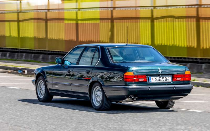 Секрет его молодости: BMW, который похож на BMW