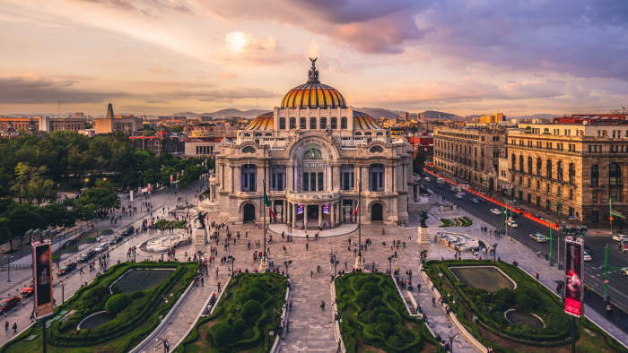 Необычные способы борьбы с дорожными пробками: от Сингапура до Джакарты