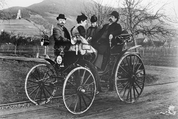 Потеснили мужчин. Автомобильный мир считался мужским, но эти женщины его полностью изменили