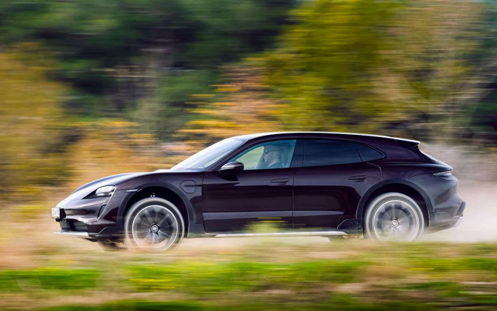 Porsche Taycan Cross Turismo: все отличия от «просто» Тайкана