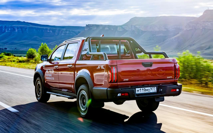 Популярный внедорожник с новым мотором — как едет? Какой расход?