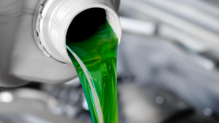 В России стали окрашивать моторные масла, чтобы бороться с подделками