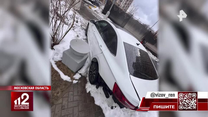 Неизвестные снова обливают чужие машины кефиром в Подмосковье