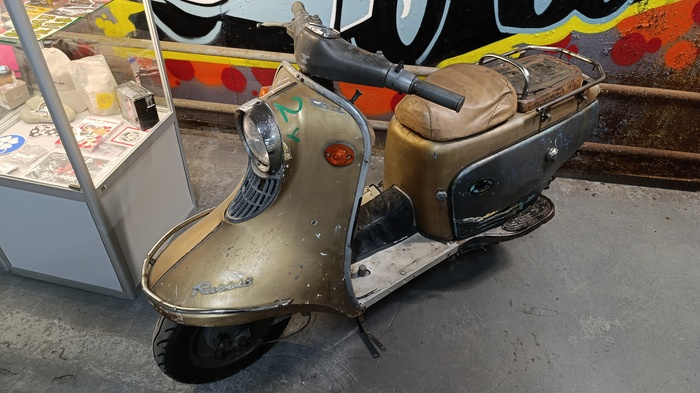 Музей японских автомобилей Bucket Empire. Площадка в ТРЦ «Облака»