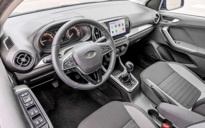 Лада Искра против конкурентов — большой тест недорогих седанов