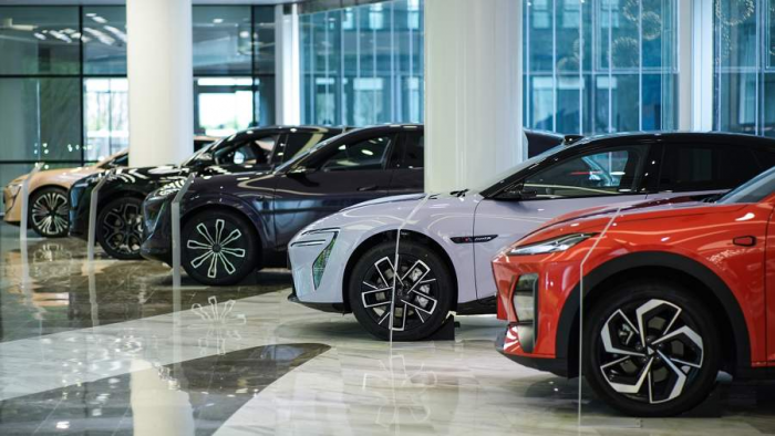 Сдали назад: автопроизводители из КНР теряют российский рынок