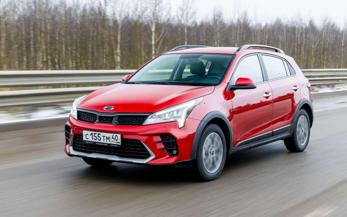 Выбираем недорогой универсальный автомобиль: сравнили две Лады и Солярис