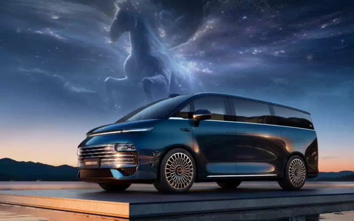 Представлен просторный и безопасный семейный минивэн от известной в России марки