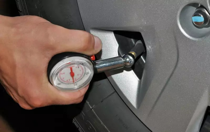 Какое давление в шинах должно быть на самом деле