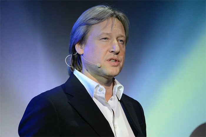 Автоэксперт Кадаков объяснил арест автомобиля артиста Харатьяна