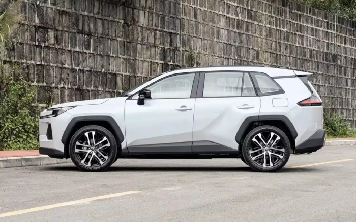 Представлена интересная модификация нового Toyota RAV4 дешевле 2 млн рублей