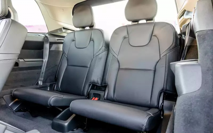 Словно в дорогой яхте! Как едет и сколько стоит премиум не из Китая?