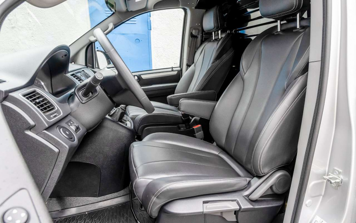 Дизель, механика, задний привод — добротный фургон подешевел на 300 тысяч