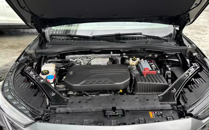 Кроссовер Москвич М90 — первые реальные изображения салона