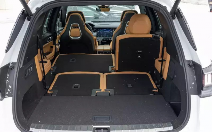 Просторно и слишком мощно: 5 плюсов и 2 особенности Nordcross 001